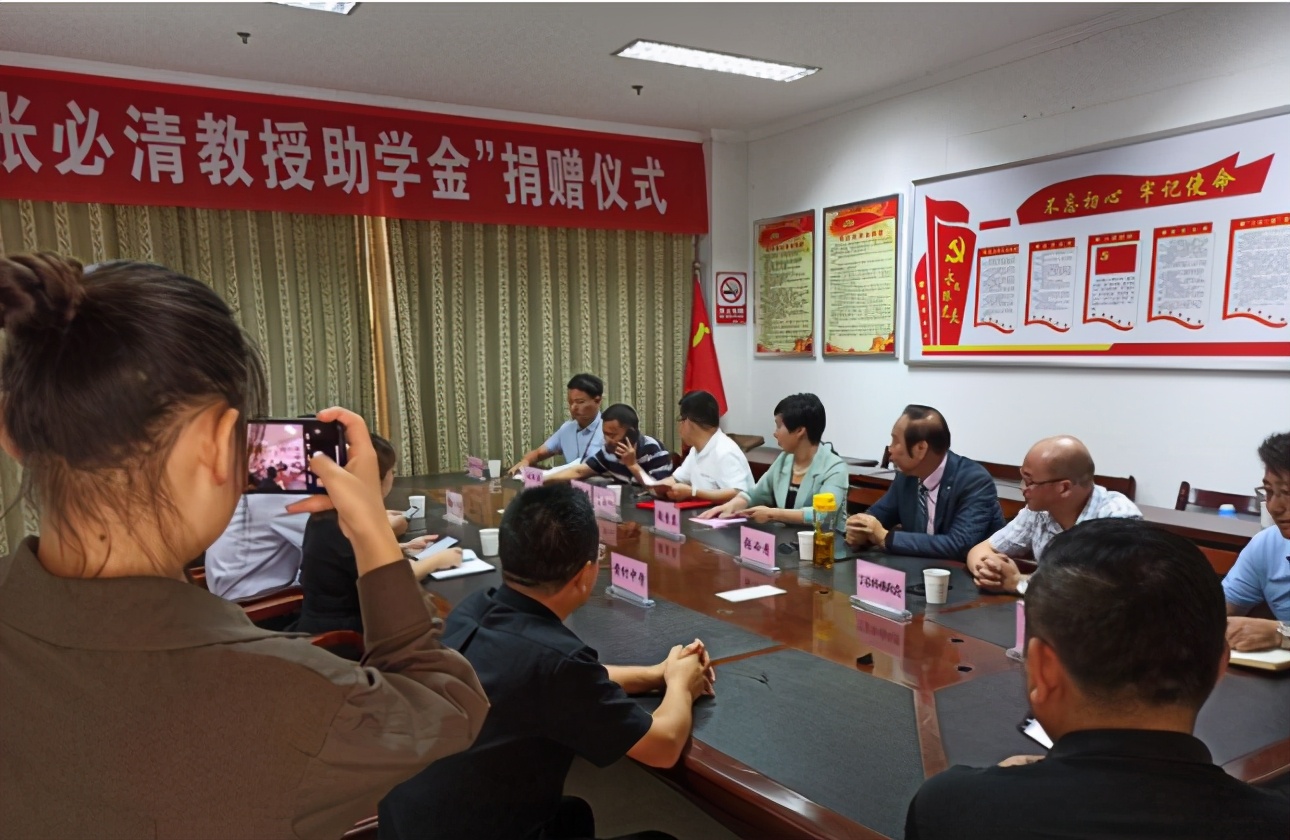 大医精诚写大爱，张必清教授仁心仁术铸就中医药精神丰碑