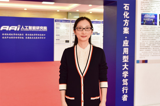 清华毕业，赴美工作，美女博士毅然回国，任教名校，手握6项美国专利！
