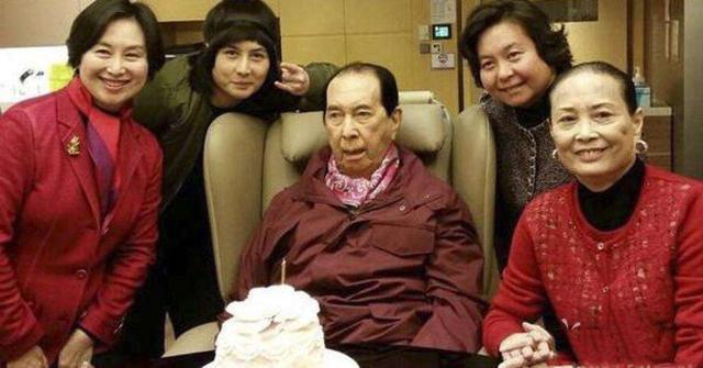 14岁嫁给比自己大22岁的赌王，生过5个孩子，其中