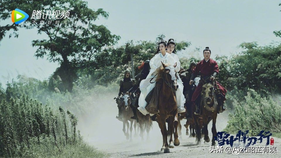 Tecent piece odd: Hot Ba Wulei " travel length a song " splash-ink placard, " black wear in one's hair goes " symmetrical placard