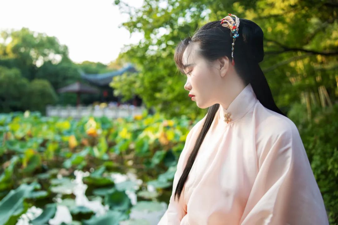 适合送给自己的30个诗词句子，每天读一遍，最好能背下来-第5张图片-非凡网