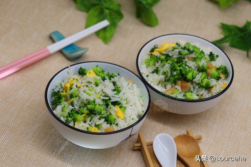 期末考了，給孩子做蛋炒飯時用四種食材，潤而不膩，孩子很喜歡吃