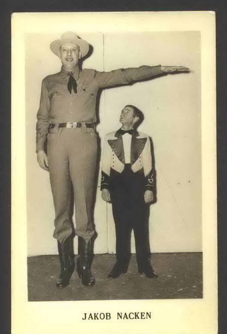 二战最萌身高差：1.6米英国兵抓到2.3米德国兵，