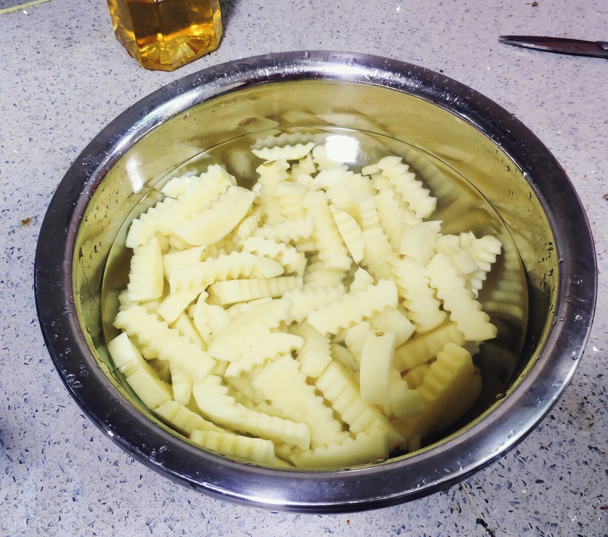 狼牙土豆看似简单，关键1步要牢记，香辣过瘾很入味，太巴适了