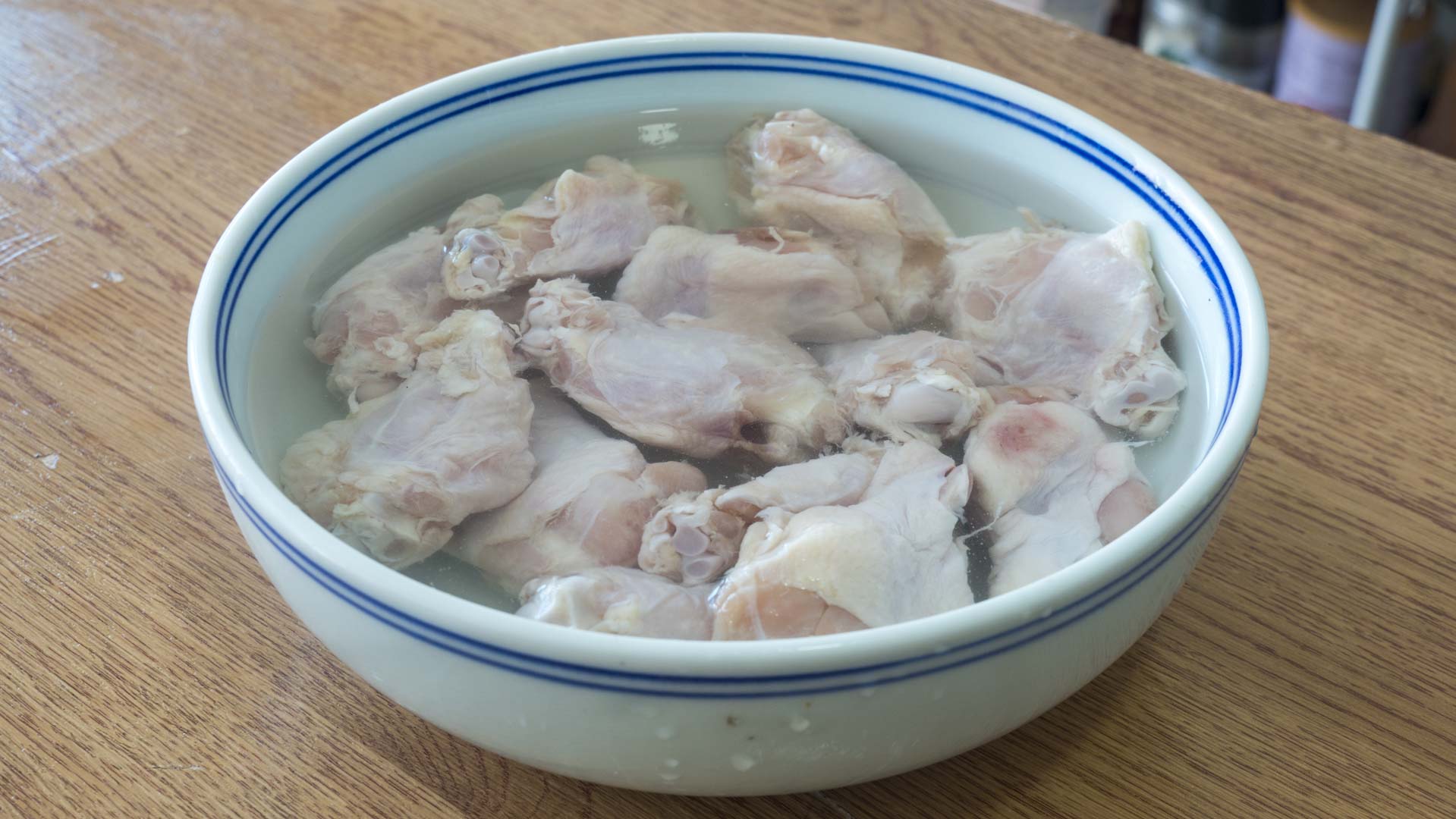 雞腿這麼做才真解饞，鮮嫩多汁，軟爛入味，一鍋12個雞腿不夠吃