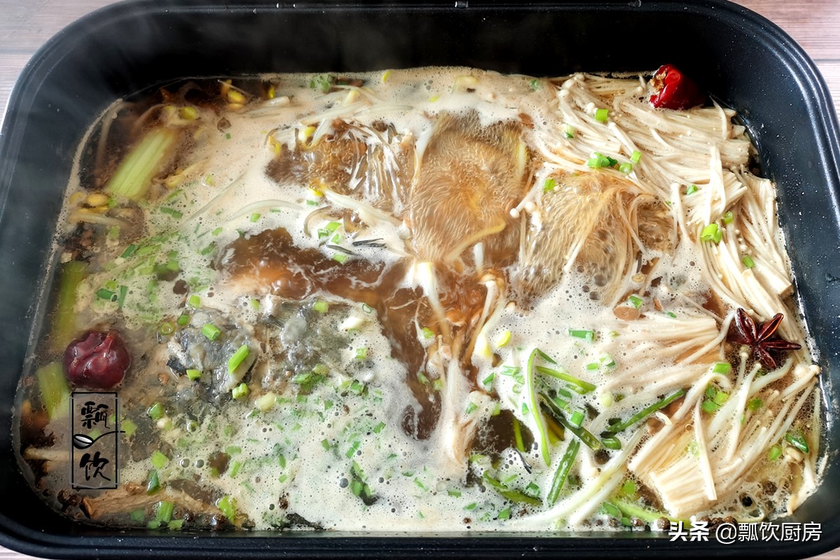 寒冷的冬天，在家做魚鍋很簡單，湯鮮味美，營養又溫暖，太喜歡了