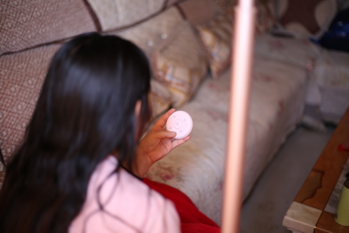 解放双手，时间更自由，品仕乐3D护发立式吹风机