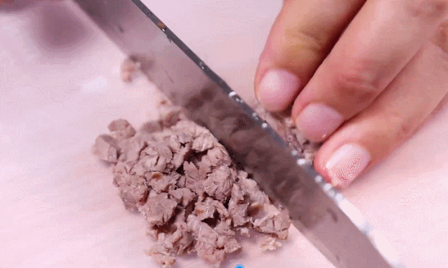 Baby don’t eat rice with soup. It only takes ten minutes and can stir. Highly nutritious children grow taller and smarter.