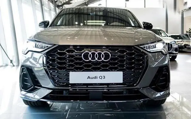 颜值真高！奥迪Q3轿跑到店，标配2.0T，25万起你会
