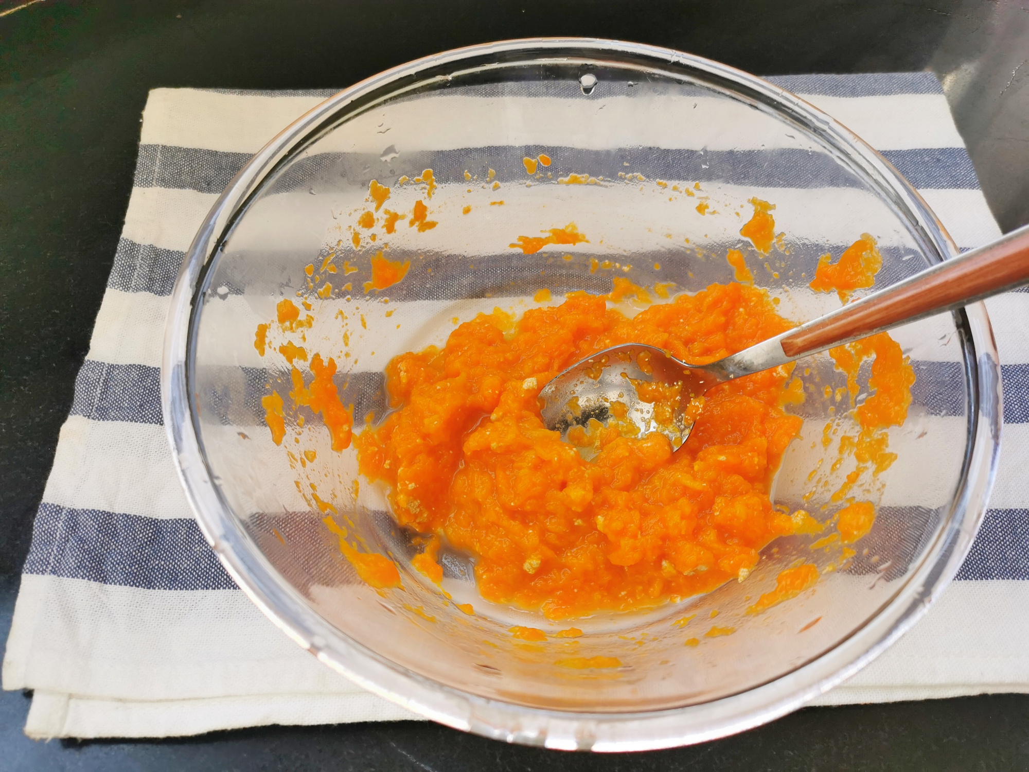 二十八，把麵發，教你做元寶饅頭，蓬鬆宣軟寓意好，只需一次發酵