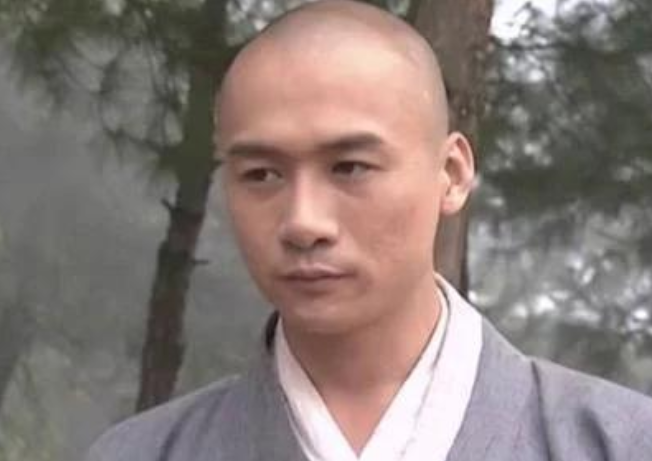 黄渤的“贵人”，荧幕上的“经典”，离开演艺圈的高虎如今咋样了