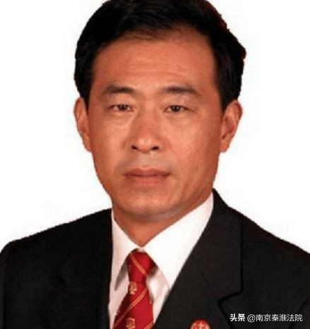 7年前，河南18岁男生60万雇凶杀亲，姐姐临死前还在保护弟弟