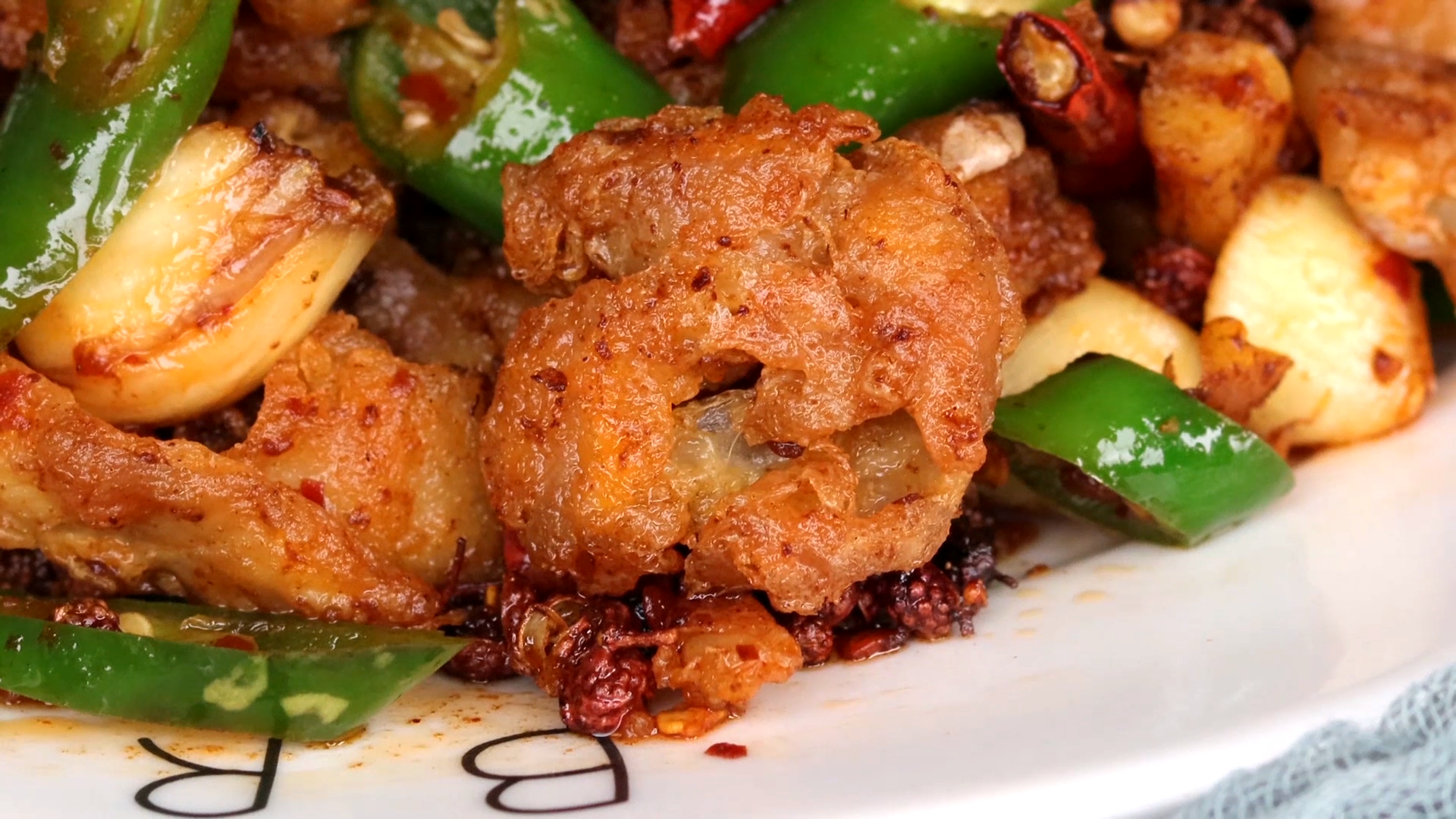 肥腸的家常菜做法，外酥裡糯，下酒又下飯，一周吃5次都不嫌膩