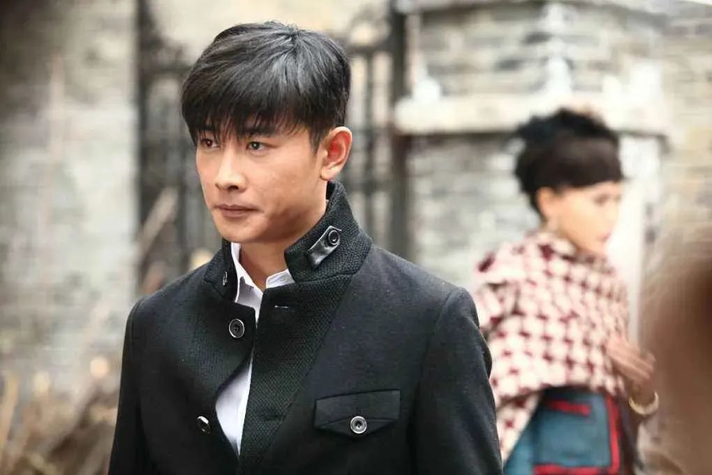 藏不住了，罗晋作为唐嫣专属摄影师，水平竟然