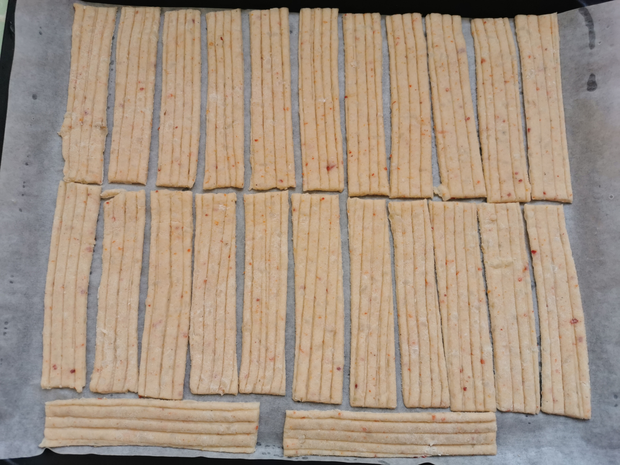 剩米飯別只會蛋炒飯，用來做辣條，香辣勁道，沒有添加劑乾淨衛生