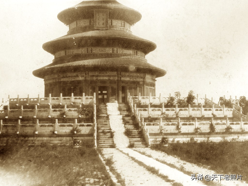 1900年 北京沦陷时的皇宫、八国联军和太监照