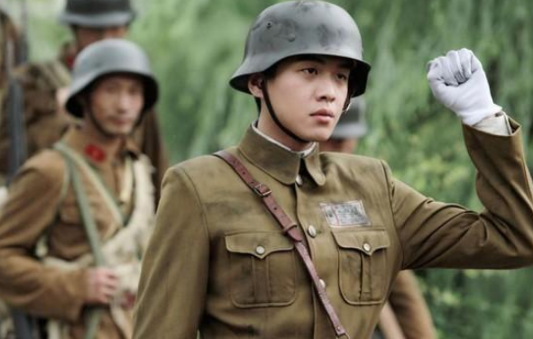 结婚不见父亲身影，直言三年不拍父亲的戏，张