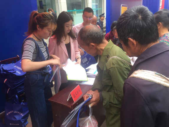 蓬溪县举办2021年“企业用工服务月”现场招聘会