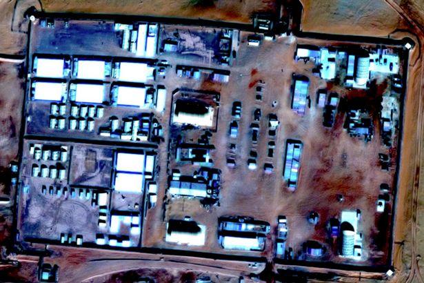 谷歌地图又有新发现，被地雷围绕的沙漠中有一片“秘密军事基地”