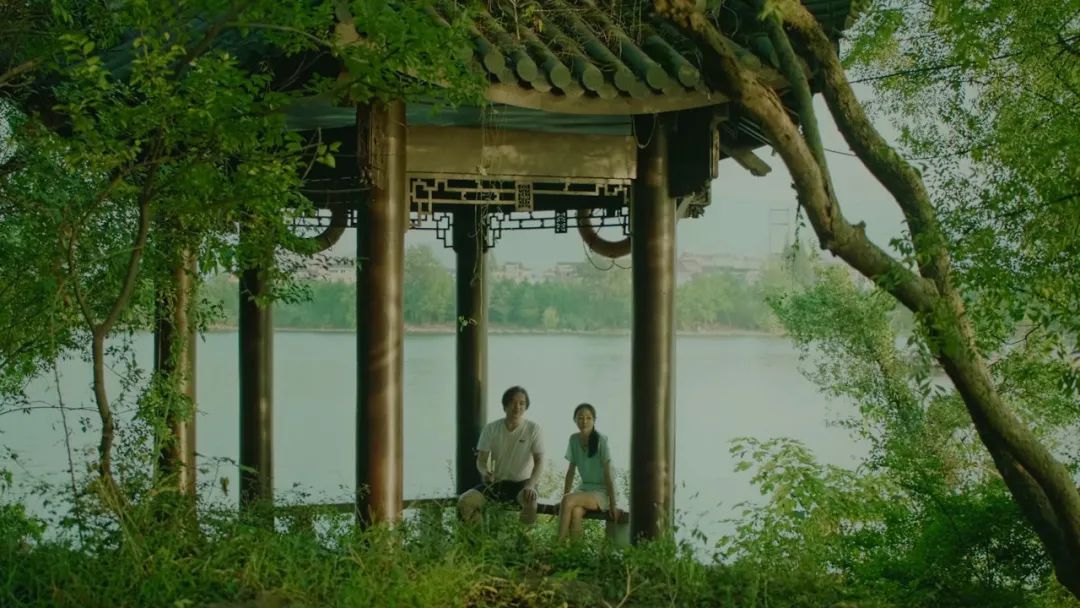 片中演员90%是导演亲戚，一波“虎”操作后，竟