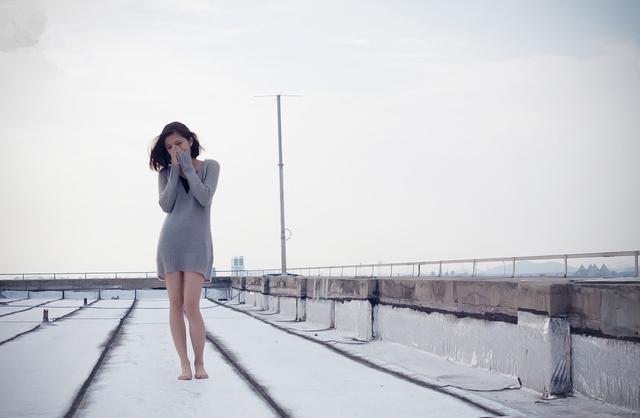 结婚三年，老公带着女人回家，我抱着我们的儿