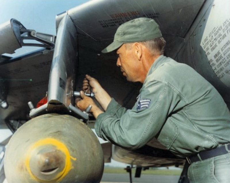 百系经典（一）：痛苦中开创超音速时代的F-100战斗机