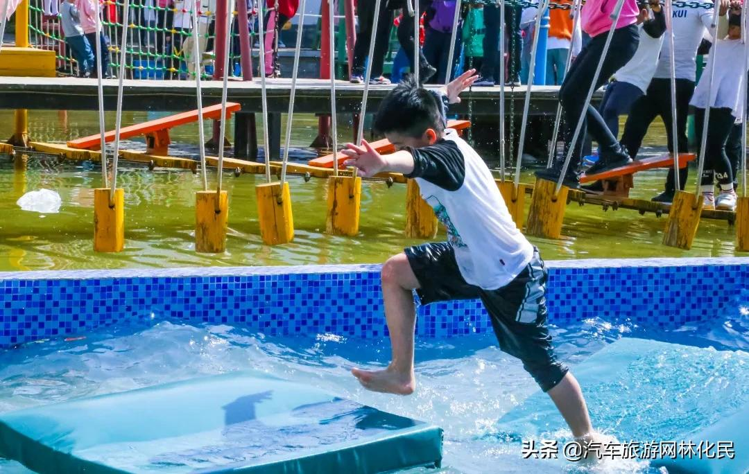 “五一”乐翻天，龙园景区游人如织，秩序井然