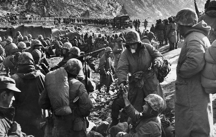 毛主席万里调兵围歼美军王牌，志愿军卧雪死战长津湖，结果如何？