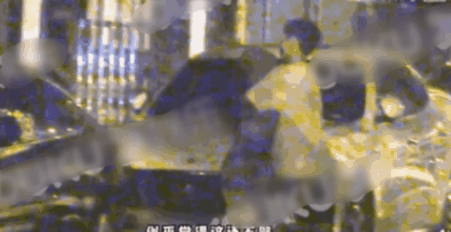 李汶翰易易紫同框来了！姐弟恋真香，引擎盖当床太大胆