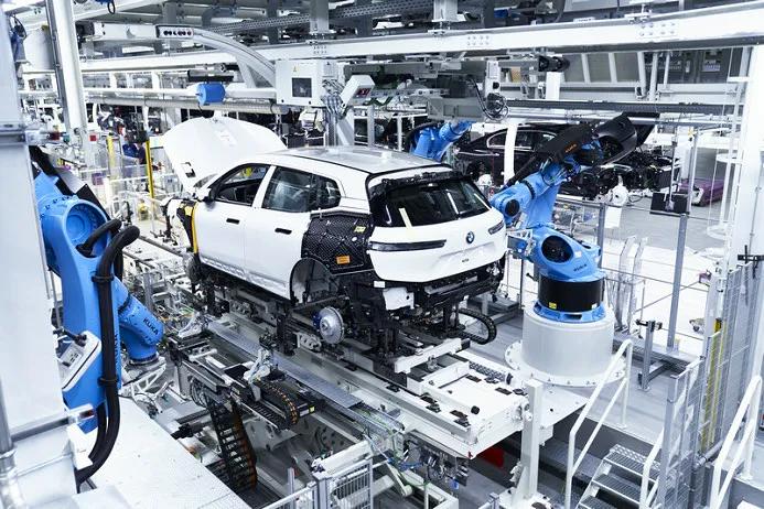 创新BMW iX在德丁格芬工厂正式投产 年内上市