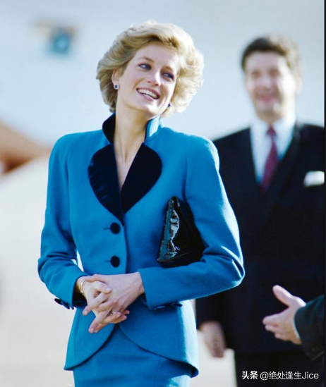 本以为戴安娜短发够美了，直到看见长发造型，