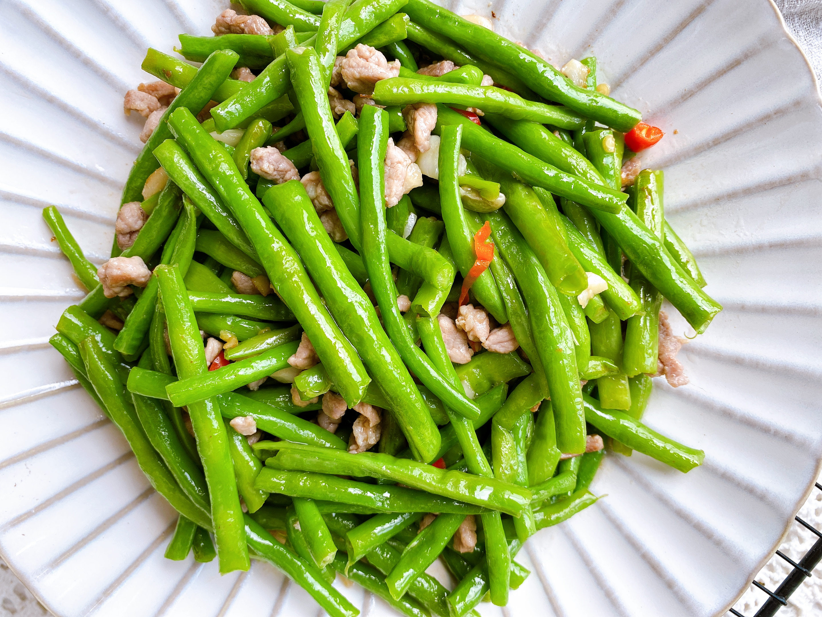 大厨教我的爆炒豆角，怪不得自己做得不好吃，原来是少了关键2步