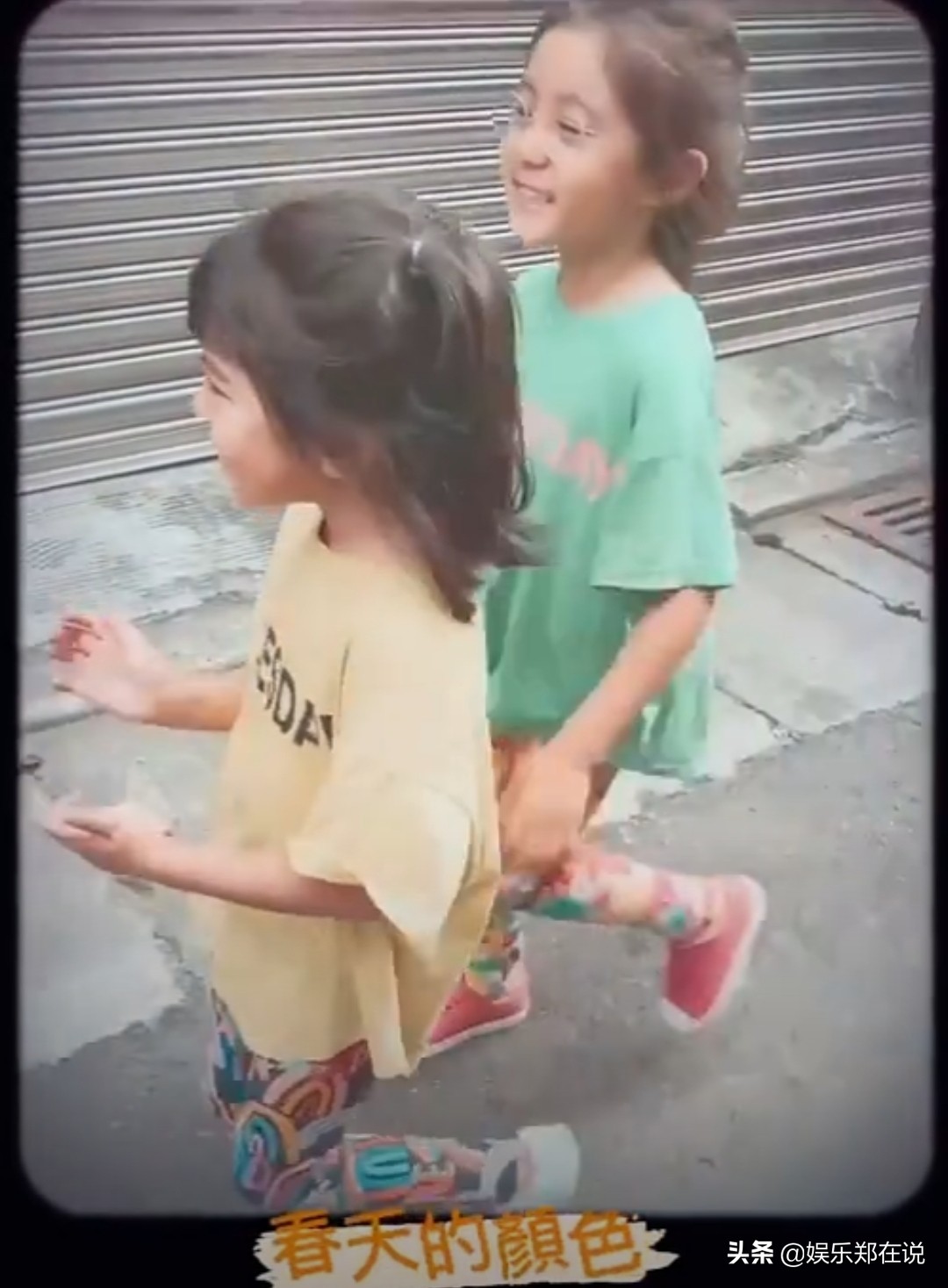 修傑楷曬女兒近照，咘咘眼神盡顯寵溺，Bo妞笑露牙齒喜感十足