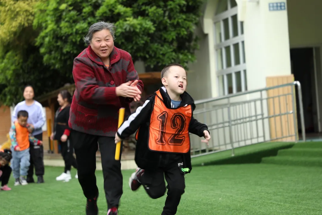 活动传文化 清明祭英烈——天府新区特殊教育学校学党史活动