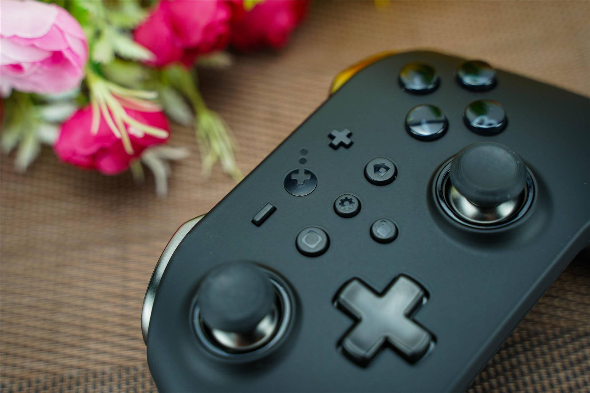 拿着舒服，用着得劲。80后体验谷粒金刚pro游戏手柄