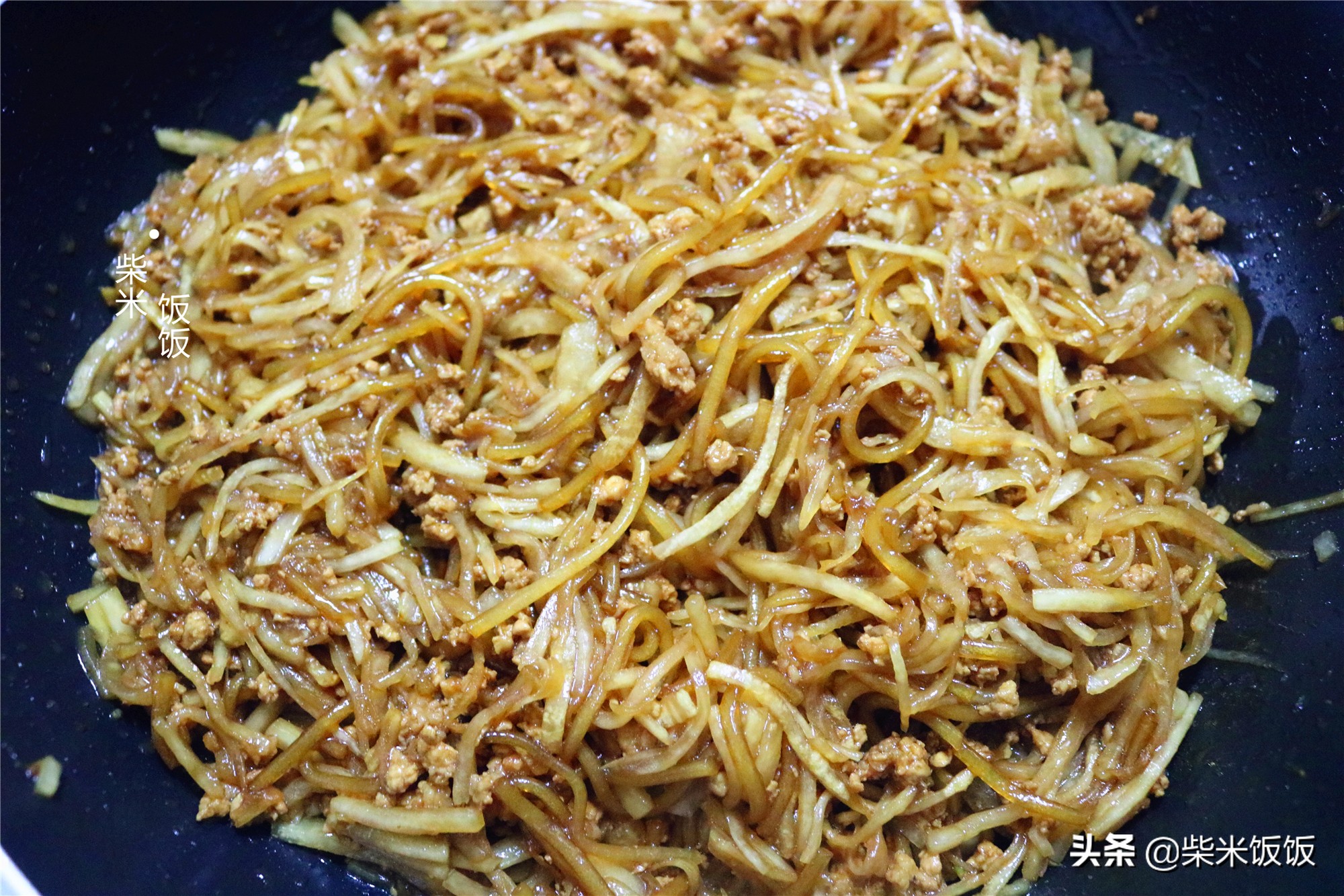 蘿蔔包子要好吃，換種方法來調餡，柔軟鮮香，美味又多汁