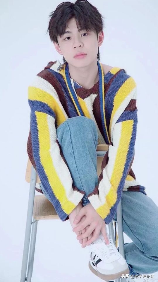 Deng Chao is become achieve 4 initiator, cutout of the second after dispatch brings heat to discuss, doesn't he know really " love beans " ? 