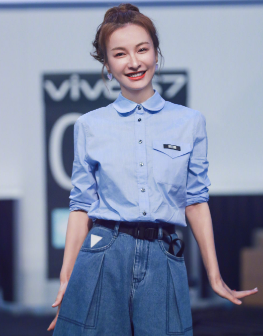 38岁吴昕瘦出新高度，生图曝光暴露真实状态，被