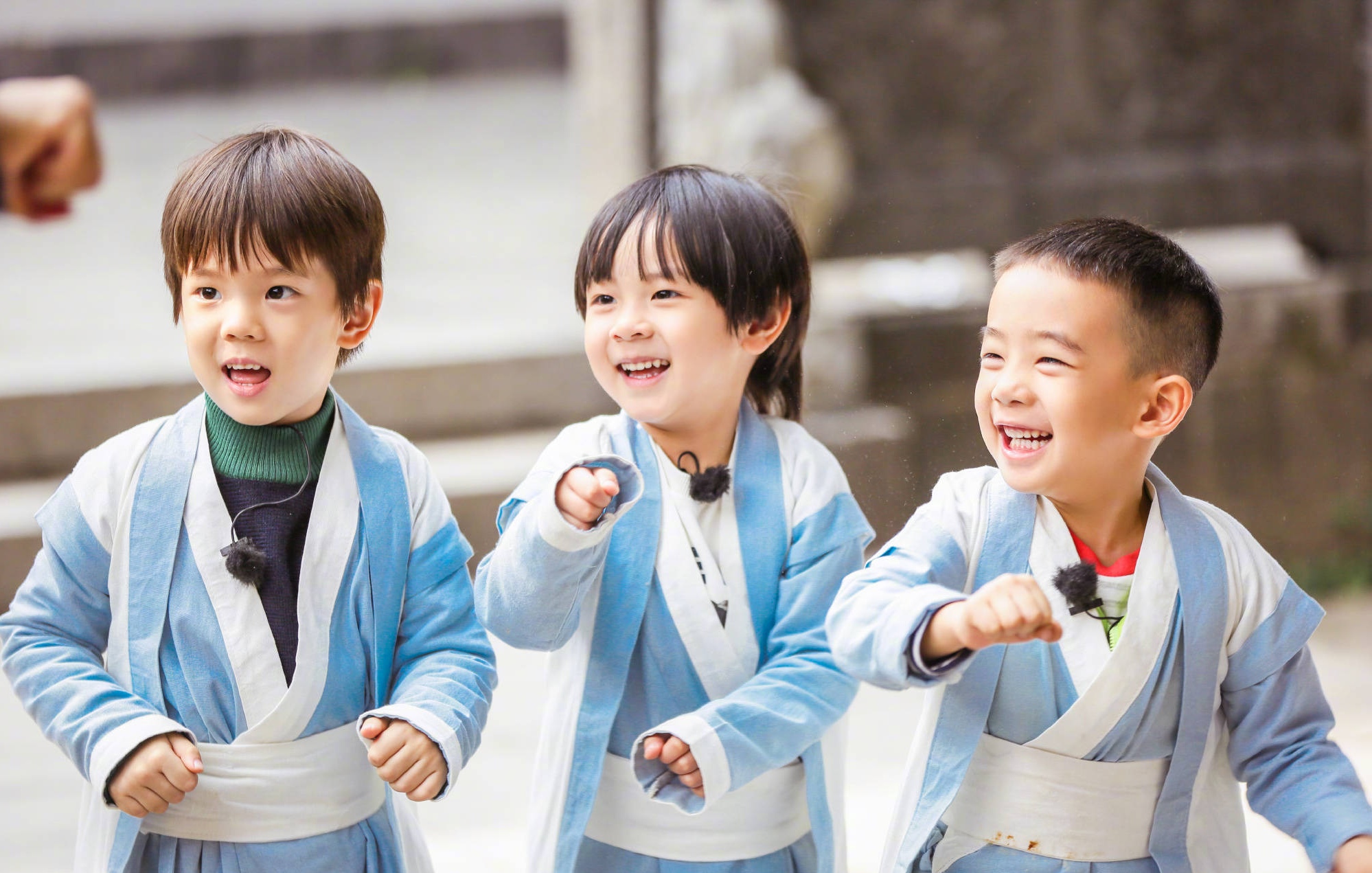 《爸爸去哪儿》董力、阿拉蕾时隔五年再合体，网友：如愿了