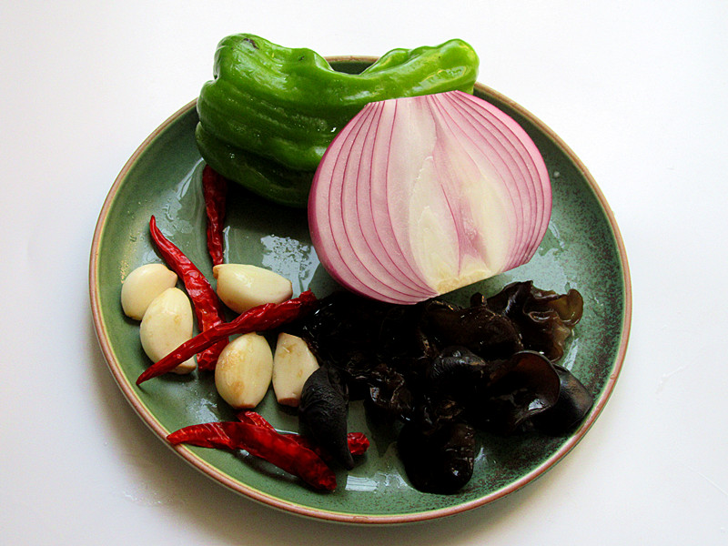 The essence of a whole pig, various methods, men eat more, relieve fatigue-like body