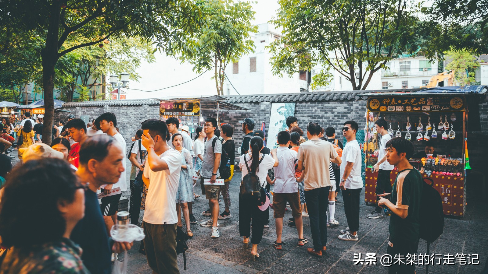武漢最有名的早點巷，已有百年曆史，為何如今早餐卻不見多少食客