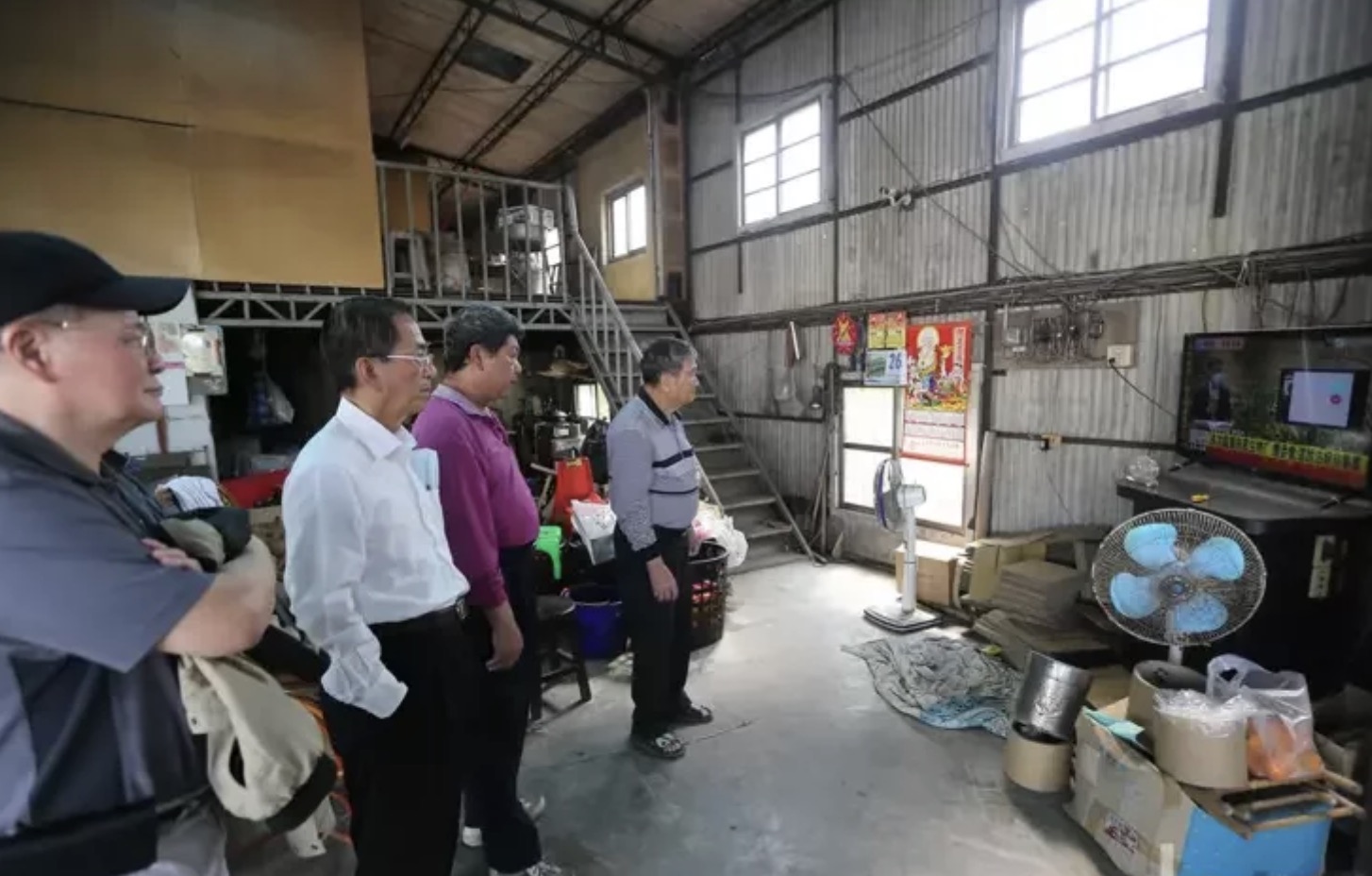 大陸暫停台灣菠蘿進口，蔡當局的對策居然是：大家一起吃