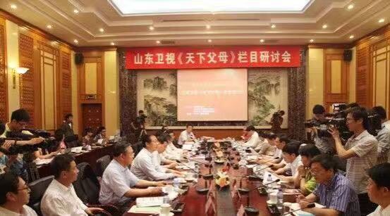 知名媒体人张晓磊的真面目：道德绑架古天乐，诋毁威胁“大衣哥”