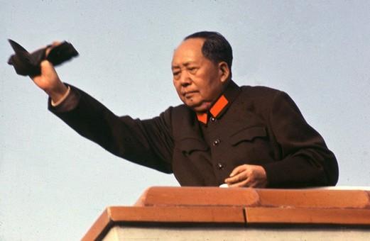 毛泽东一声令下，八大军区司令对调，邓小平：毛主席真厉害