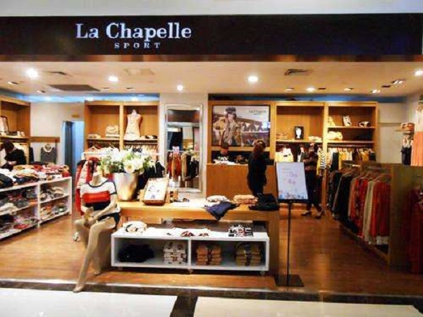 又一服装巨头倒下，曾市值160亿，现关千家店卖