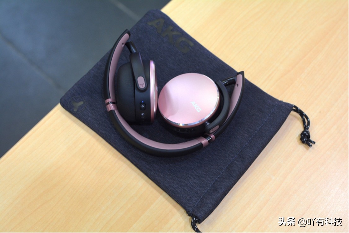 AKG Y500无线蓝牙耳机上手体验，小清新的它配小清新的你