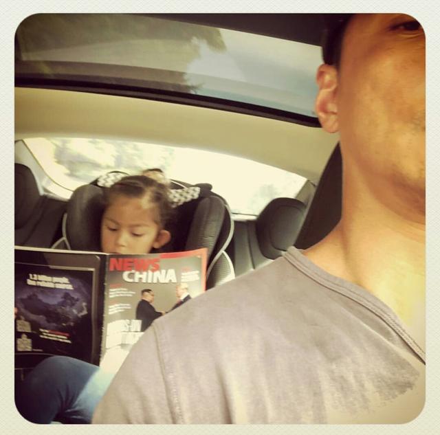 吴彦祖优良基因没浪费！混血女儿美得惊艳，7岁大长腿瞩目似超模