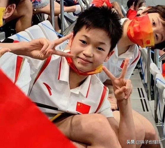 性格决定命运！揭秘全红婵国家队生活，被尊称红姐，签名在正中间