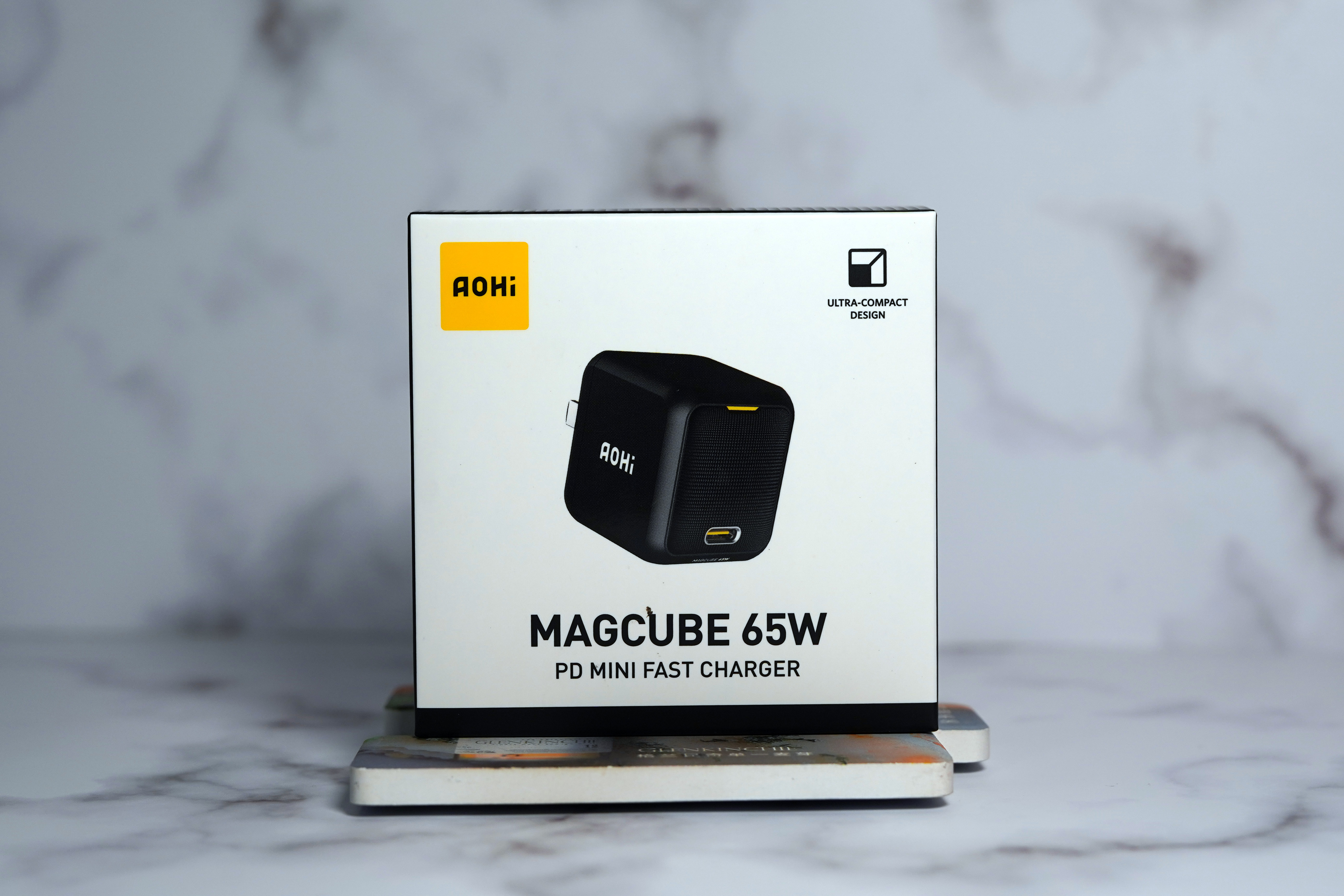 为自己“减负”，出门充电，只需一个Aohi 65W快充充电头