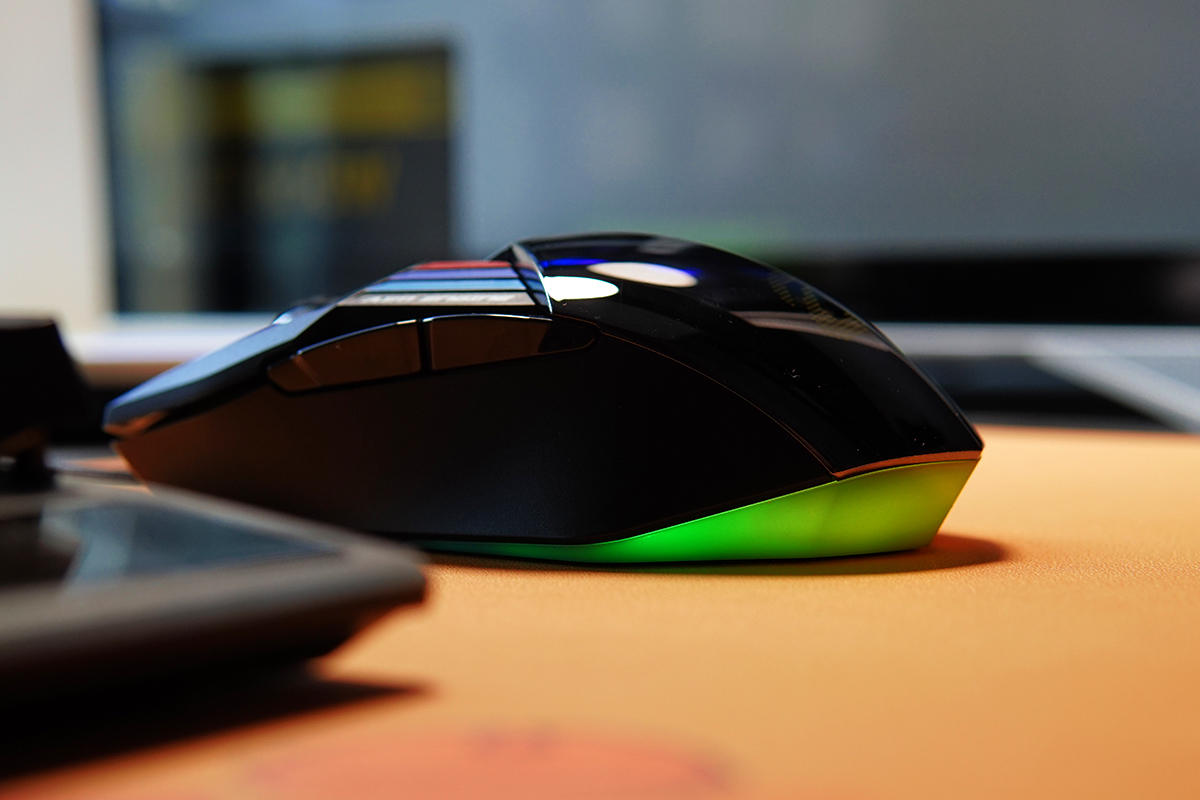 手感和灯效一流，达尔优A970游戏鼠标实战分享